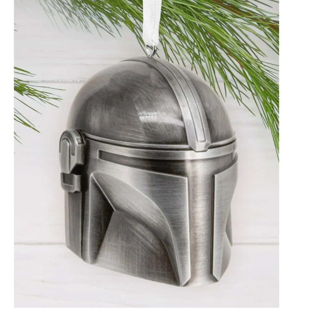 Hallmark Star Wars Premium Metal Mandalorian Helmet Christmas Ornament (NWT)